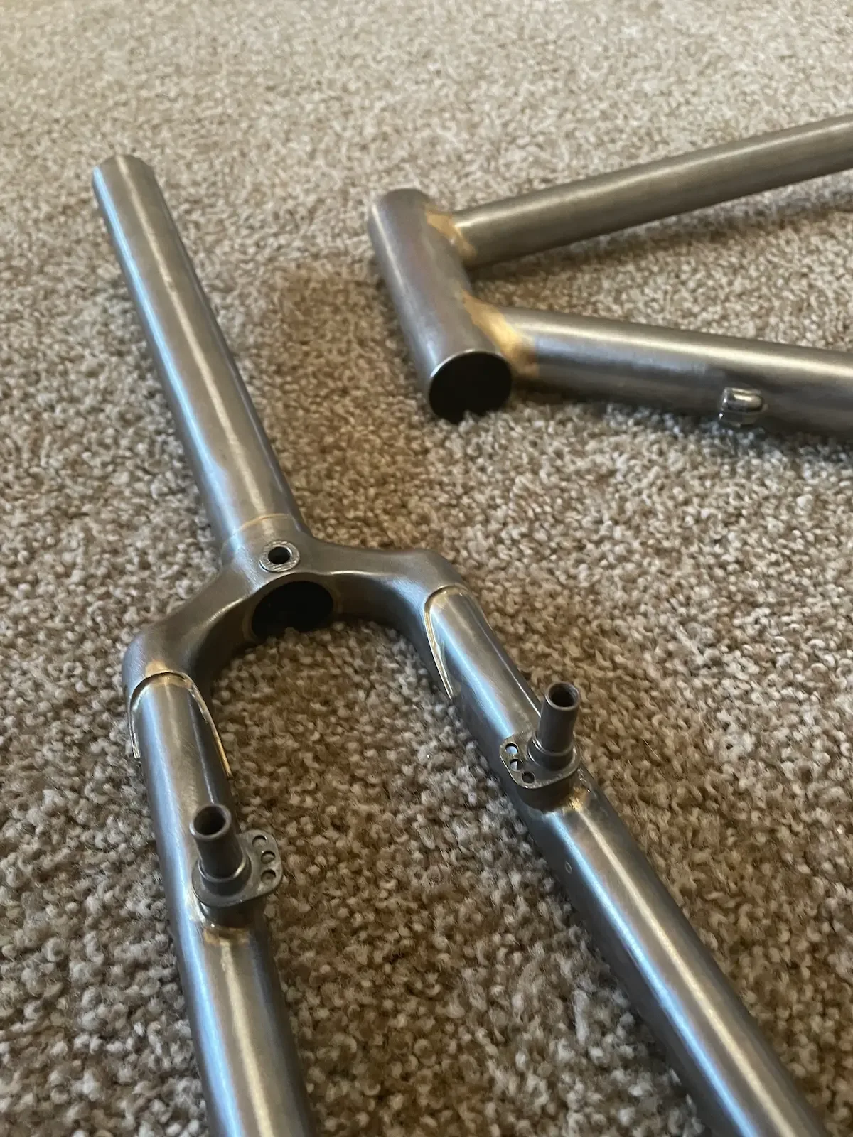 Head tube